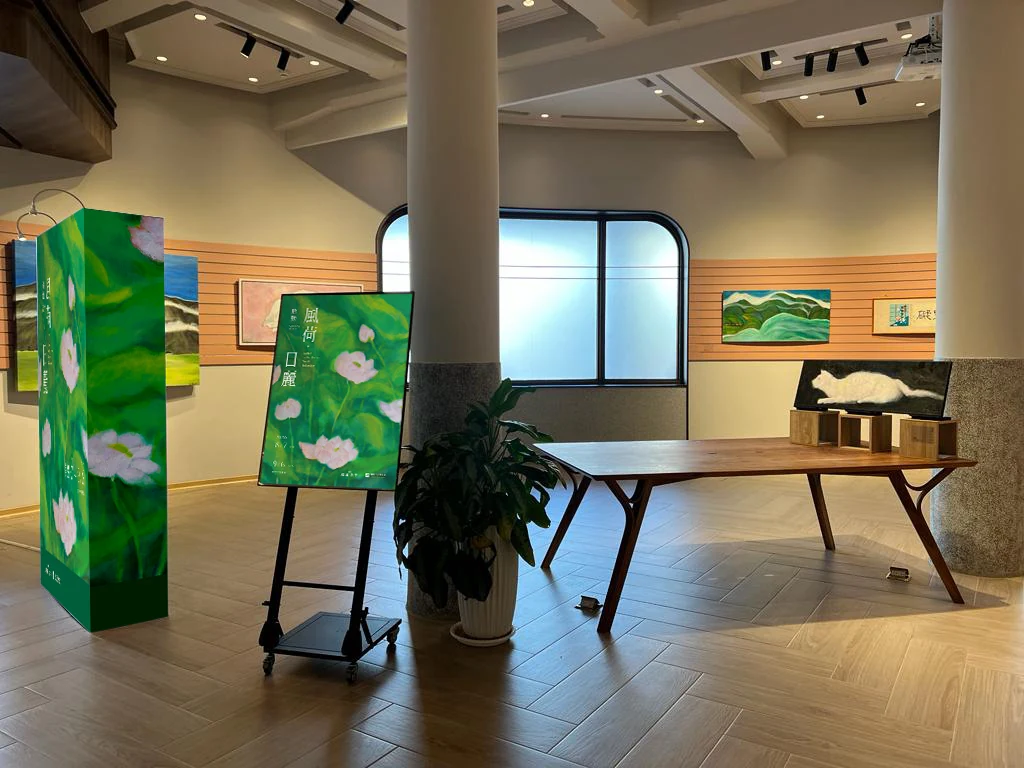 中央書局立柱側面展示